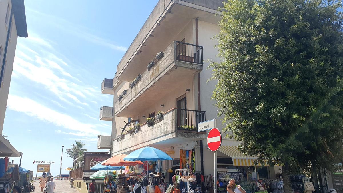 V0531 - Appartamento trilocale fronte mare in vendita a Caorle - Immagine# 23