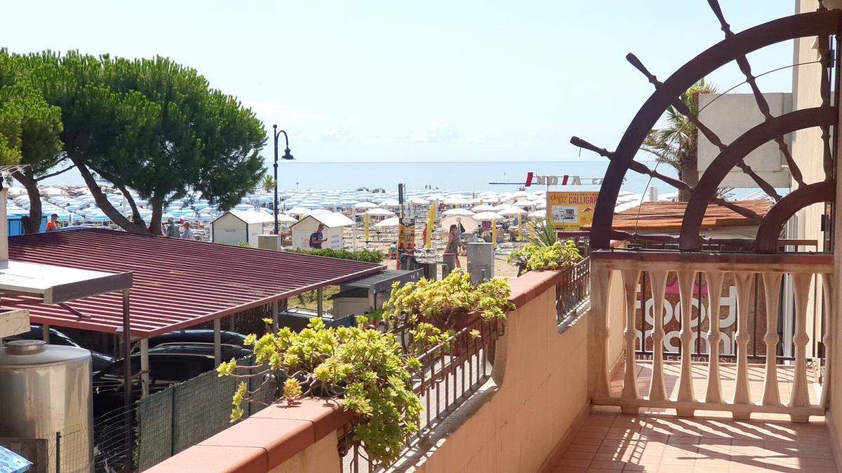 V0531 - Appartamento trilocale fronte mare in vendita a Caorle - Immagine# 1